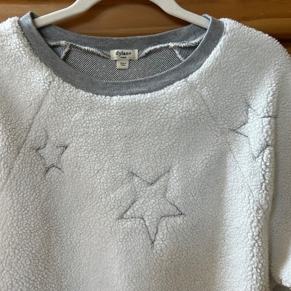 Dylan Pullover Sweatshirt Women's Fleece White and Gray Stars Size Small - Picture 7 of 7